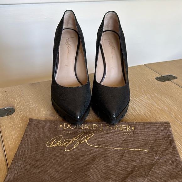 Donald J Pliner Endiva Italy 8.5 lug sole pointed toe leather high heel pumps - Picture 4 of 12